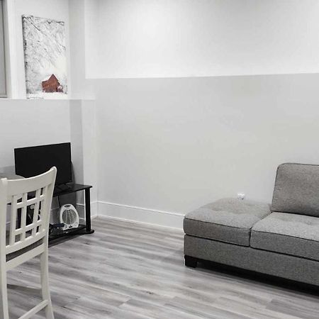 Scarborough New 2-Bedroom Basement تورونتو المظهر الخارجي الصورة