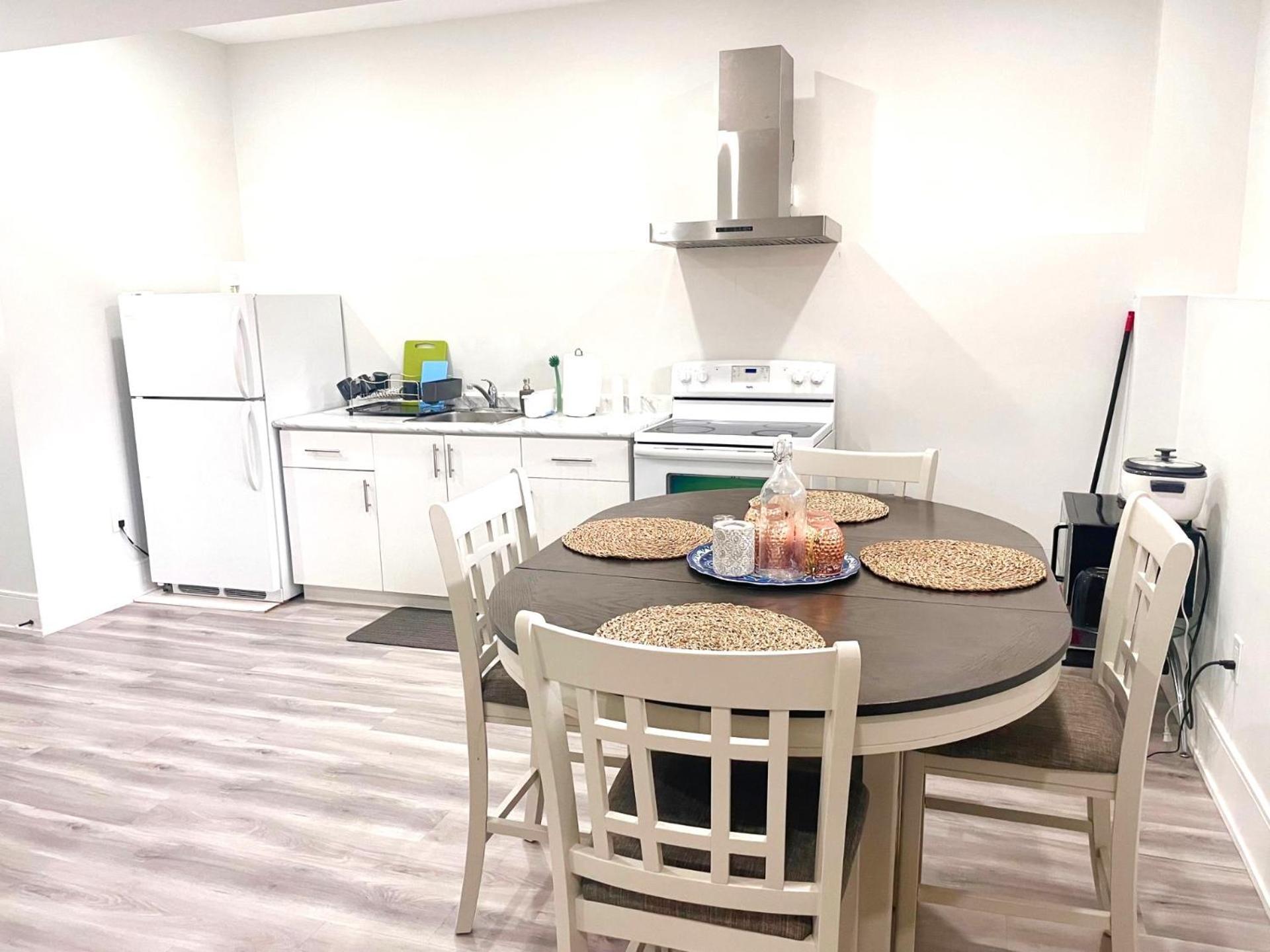 Scarborough New 2-Bedroom Basement تورونتو المظهر الخارجي الصورة